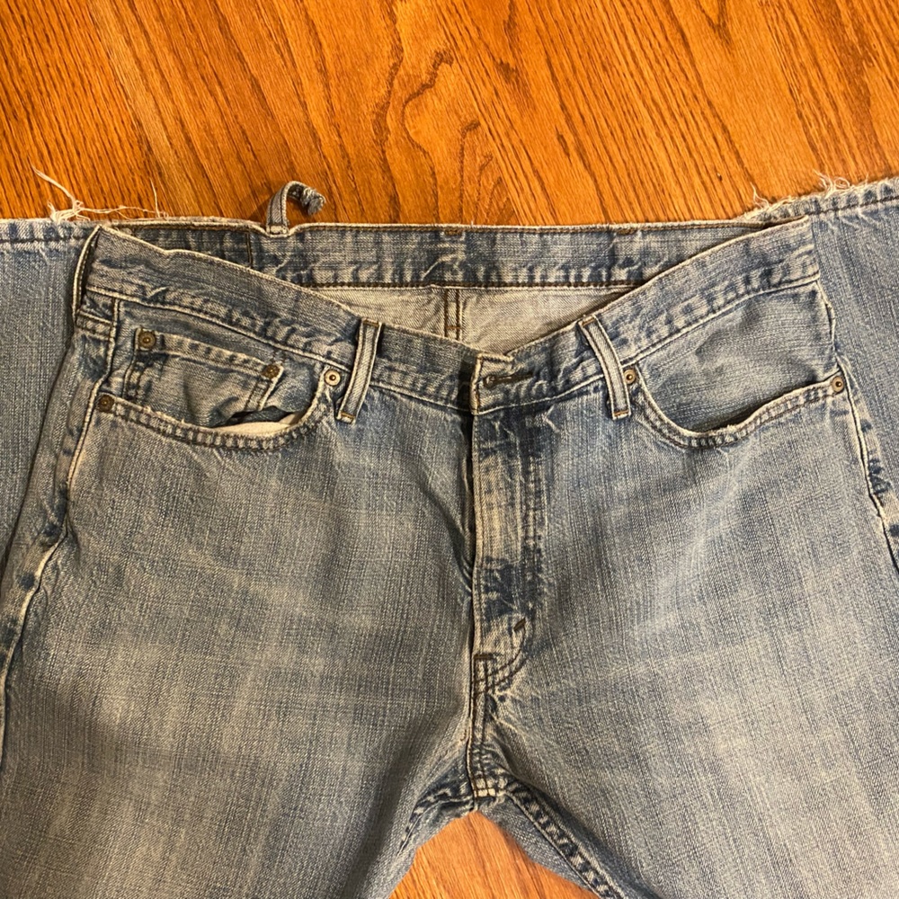 Levi Strauss men’s jeans 38 x 31 fair condition (514) had length altered)